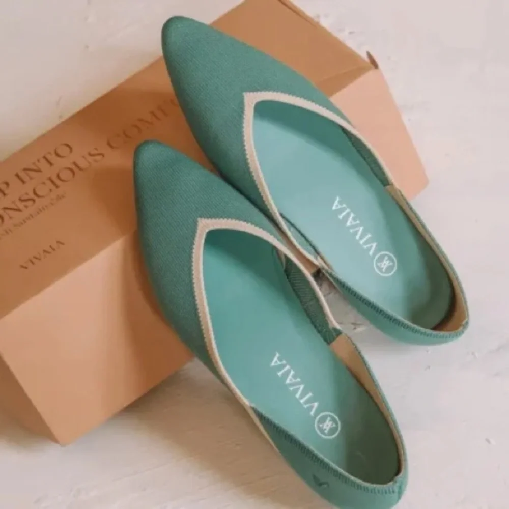 VÍVALA Vienna Pointed Flat Shoes size 39 (9)